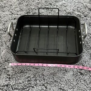 Kirkland Signature Black Roasting Pan with Rack